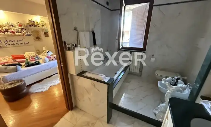 Rexer-Prato-Villa-luminosa-con-giardino-e-terrazzi-in-muratura-Prato-zona-residenziale-Altro