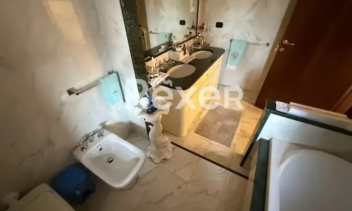 Rexer-Prato-Villa-luminosa-con-giardino-e-terrazzi-in-muratura-Prato-zona-residenziale-Altro