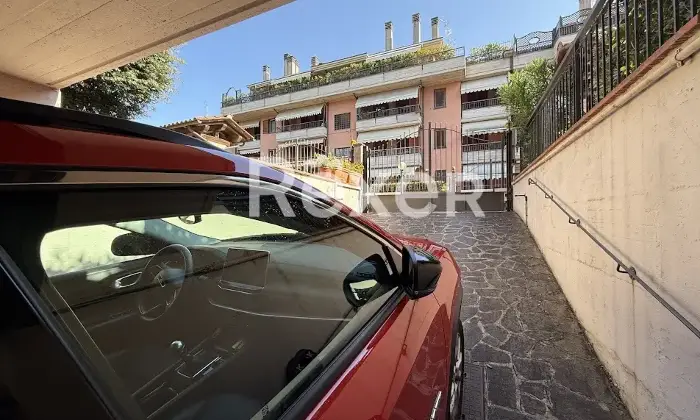 Rexer-Prato-Villa-luminosa-con-giardino-e-terrazzi-in-muratura-Prato-zona-residenziale-Altro