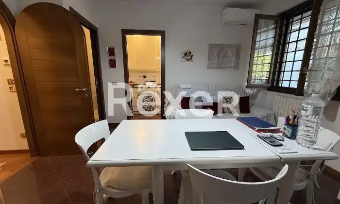 Rexer-Prato-Villa-luminosa-con-giardino-e-terrazzi-in-muratura-Prato-zona-residenziale-Altro