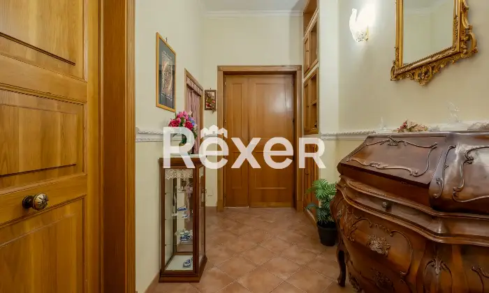 Rexer-Roma-Ottavia-Via-Della-Lucchina-Altro