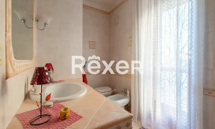 Rexer-Roma-Ottavia-Via-Della-Lucchina-Altro