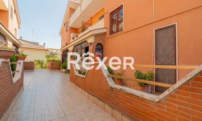 Rexer-Roma-Ottavia-Via-Della-Lucchina-Altro