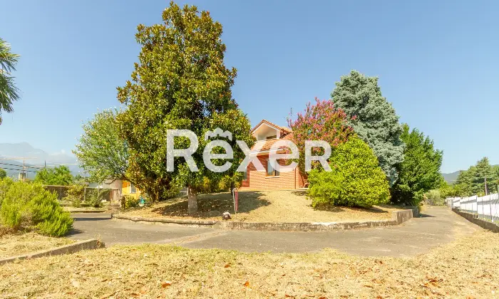 Rexer-Bricherasio-Villa-con-giardino-Altro