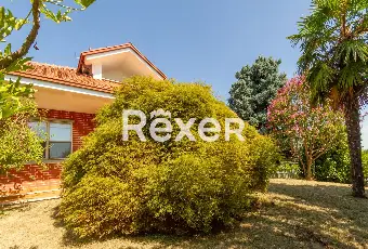 Rexer-Bricherasio-Villa-con-giardino-Altro