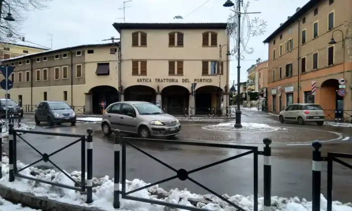 Rexer-Casinalbo-Intero-Stabile-in-Vendita-nel-Centro-di-Casinalbo-Ampio-Spazio-Commerciale-e-Residenziale-Altro