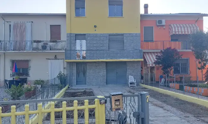 Rexer-Borgo-Mantovano-PRIVATO-Villa-Schiera-mq-Revere-Facciata