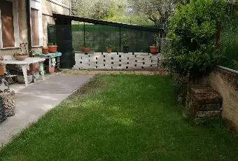 Rexer-Perugia-Appartamento-piano-terra-mannsarda-in-Strada-Tuderte-Montebello-Perugia-Giardino