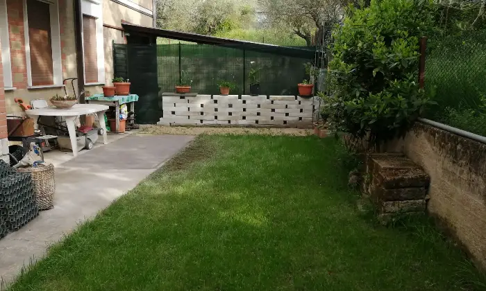 Rexer-Perugia-Appartamento-piano-terra-mannsarda-in-Strada-Tuderte-Montebello-Perugia-Giardino