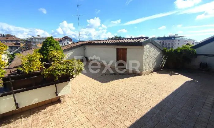 Rexer-Bergamo-Attico-con-vista-su-Citt-Alta-e-Box-doppio-Altro