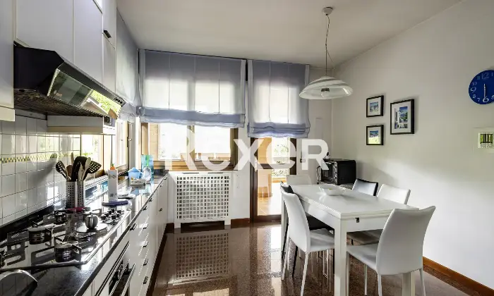 Rexer-Cadoneghe-Villa-singola-su-lotto-di-Mq-in-ottimo-stato-conservativo-con-parco-piantumato-bellissima-taverna-terrazze-e-garage-doppio-Altro