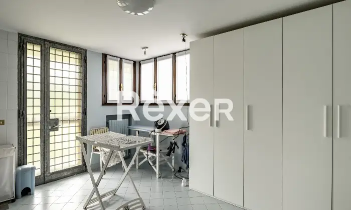 Rexer-Cadoneghe-Villa-singola-su-lotto-di-Mq-in-ottimo-stato-conservativo-con-parco-piantumato-bellissima-taverna-terrazze-e-garage-doppio-Altro