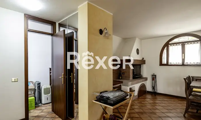 Rexer-Cadoneghe-Villa-singola-su-lotto-di-Mq-in-ottimo-stato-conservativo-con-parco-piantumato-bellissima-taverna-terrazze-e-garage-doppio-Altro