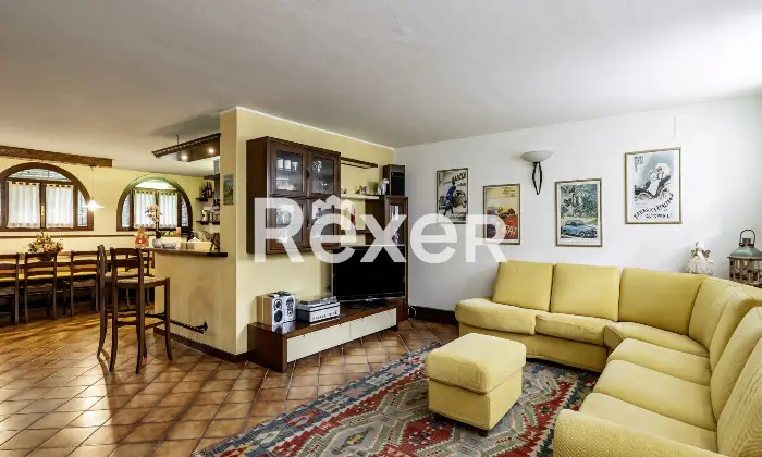 Rexer-Cadoneghe-Villa-singola-su-lotto-di-Mq-in-ottimo-stato-conservativo-con-parco-piantumato-bellissima-taverna-terrazze-e-garage-doppio-Altro