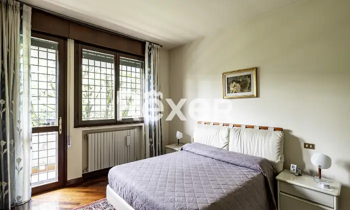 Rexer-Cadoneghe-Villa-singola-su-lotto-di-Mq-in-ottimo-stato-conservativo-con-parco-piantumato-bellissima-taverna-terrazze-e-garage-doppio-Altro
