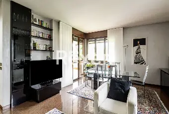 Rexer-Cadoneghe-Villa-singola-su-lotto-di-Mq-in-ottimo-stato-conservativo-con-parco-piantumato-bellissima-taverna-terrazze-e-garage-doppio-Altro