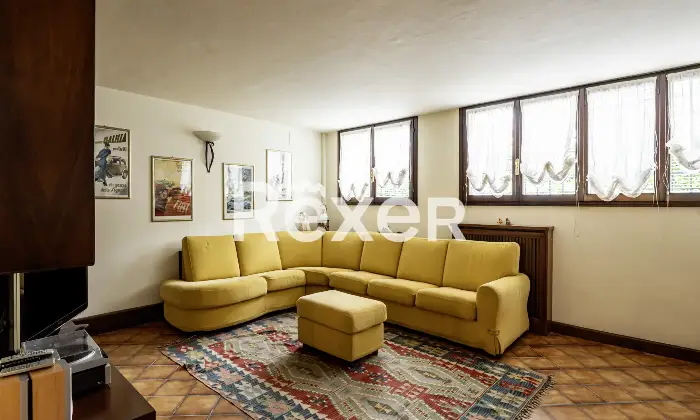 Rexer-Cadoneghe-Villa-singola-su-lotto-di-Mq-in-ottimo-stato-conservativo-con-parco-piantumato-bellissima-taverna-terrazze-e-garage-doppio-Altro