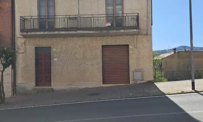 Rexer-Soveria-Mannelli-Vendesi-Casa-indipendente-con-locale-commerciale-Soveria-Mannelli-Catanzaro-Giardino
