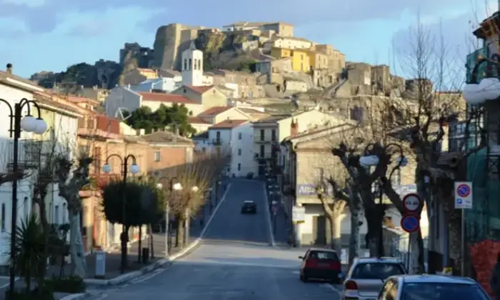 Rexer-Calitri-Terratetto-plurifamiliare-composto-da-unitappartamenti-indipendenti-pi-garagetaverna-Giardino