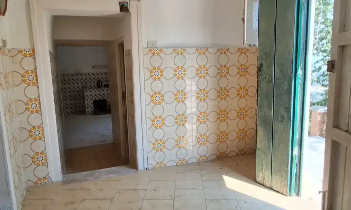 Rexer-Alberona-Casa-indipendente-nel-cuore-del-centro-storico-Cucina