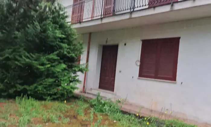 Rexer-Soveria-Mannelli-Vendesi-Villa-bifamiliare-immersa-nel-verde-Soveria-Mannelli-Catanzaro-Giardino