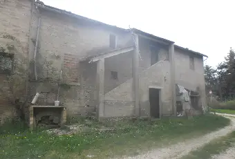 Rexer-SantAngelo-in-Vado-Vendesi-casale-da-Ristrutturare-Giardino