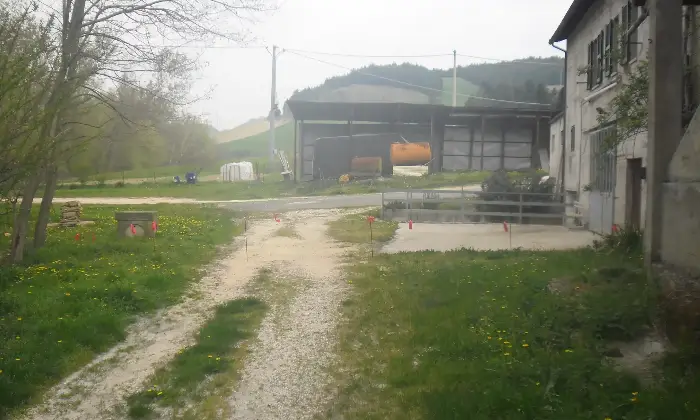 Rexer-SantAngelo-in-Vado-Vendesi-casale-da-Ristrutturare-Giardino