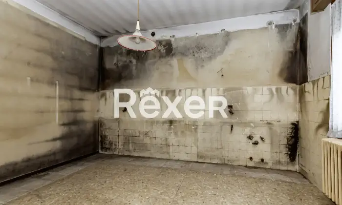Rexer-Giussano-Quadrilocale-semindipendente-con-box-Altro