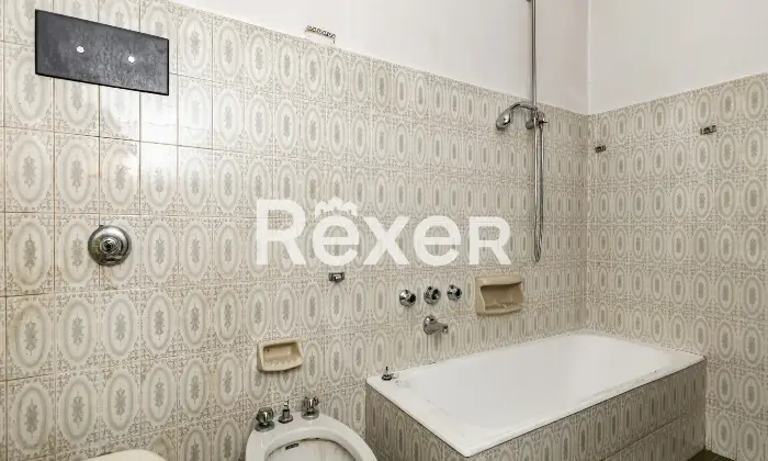 Rexer-Giussano-Quadrilocale-semindipendente-con-box-Altro