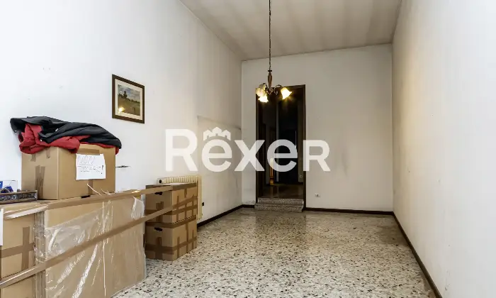 Rexer-Giussano-Quadrilocale-semindipendente-con-box-Altro