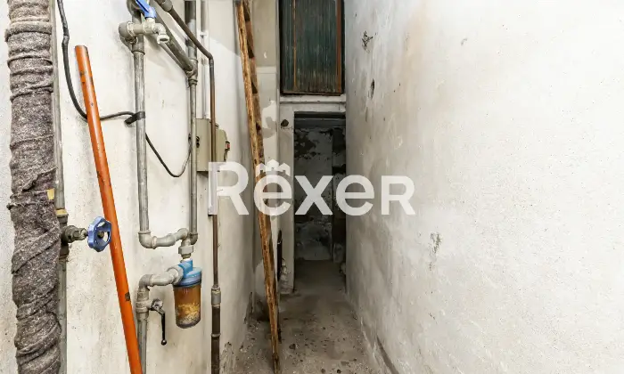 Rexer-Giussano-Quadrilocale-semindipendente-con-box-Altro