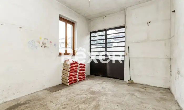 Rexer-Giussano-Quadrilocale-semindipendente-con-box-Altro