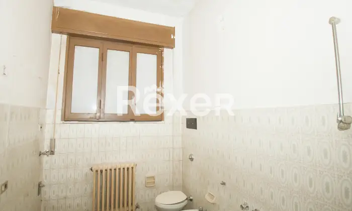 Rexer-Giussano-Quadrilocale-semindipendente-con-box-Altro