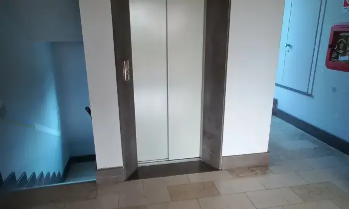 Rexer-Alessandria-Monovano-arredato-in-edificio-di-prestigio-e-pregio-architettonico-Altro