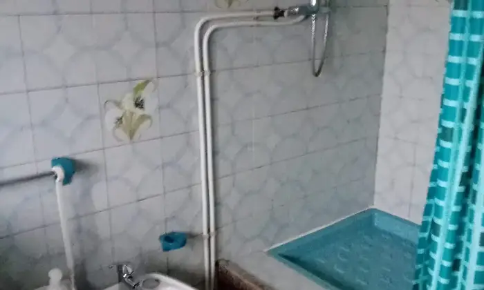 Rexer-Porto-Viro-Vendesi-abitazione-indipendente-con-ampio-terreno-in-zona-centrale-Altro