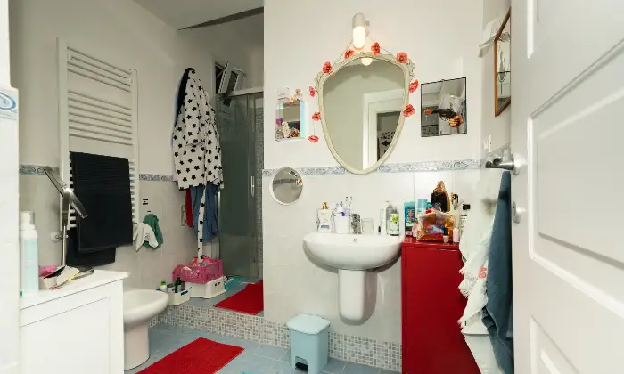 Rexer-Genova-Ultimo-piano-con-ascensore-attualmente-locato-Altro