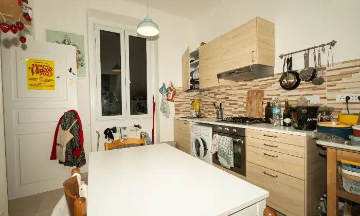 Rexer-Genova-Ultimo-piano-con-ascensore-attualmente-locato-Altro