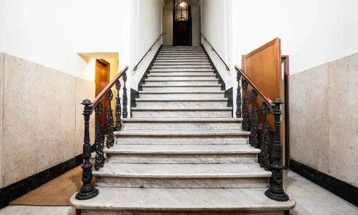 Rexer-Genova-Ultimo-piano-con-ascensore-attualmente-locato-Altro