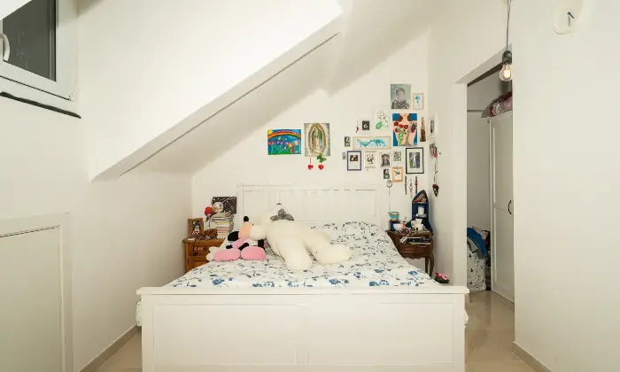 Rexer-Genova-Ultimo-piano-con-ascensore-attualmente-locato-Altro