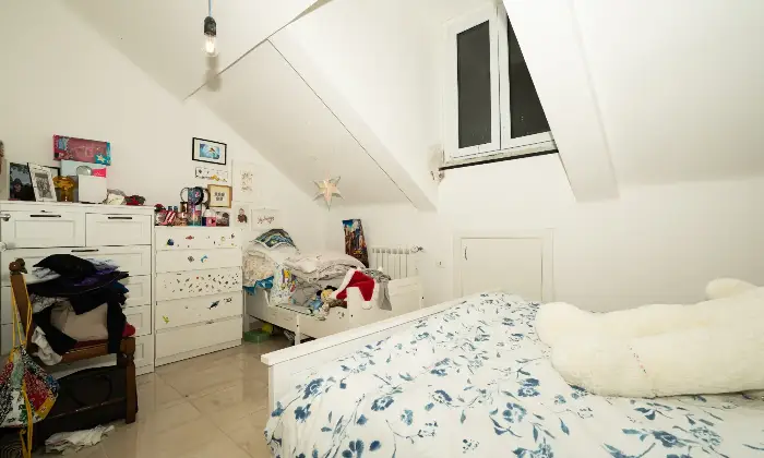 Rexer-Genova-Ultimo-piano-con-ascensore-attualmente-locato-Altro