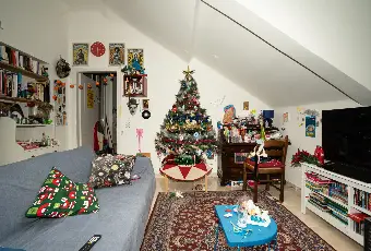 Rexer-Genova-Ultimo-piano-con-ascensore-attualmente-locato-Altro