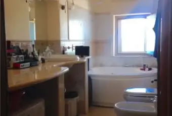 Rexer-Valverde-APPARTAMENTO-LUMINOSO-Zona-I-PORTALILE-ZAGARE-Bagno