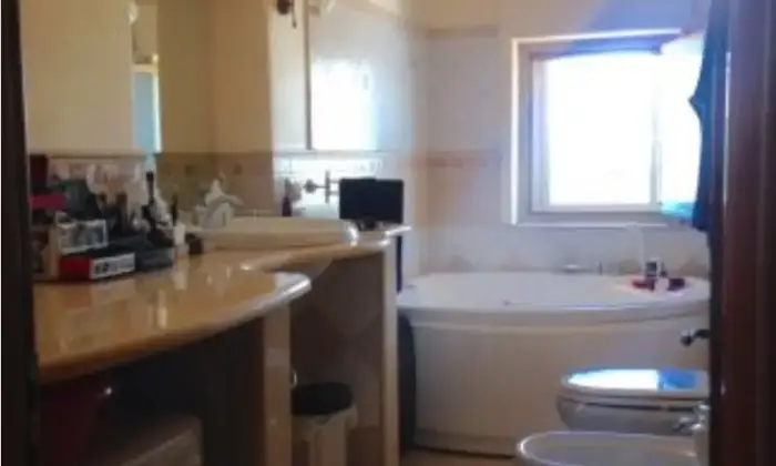 Rexer-Valverde-APPARTAMENTO-LUMINOSO-Zona-I-PORTALILE-ZAGARE-Bagno