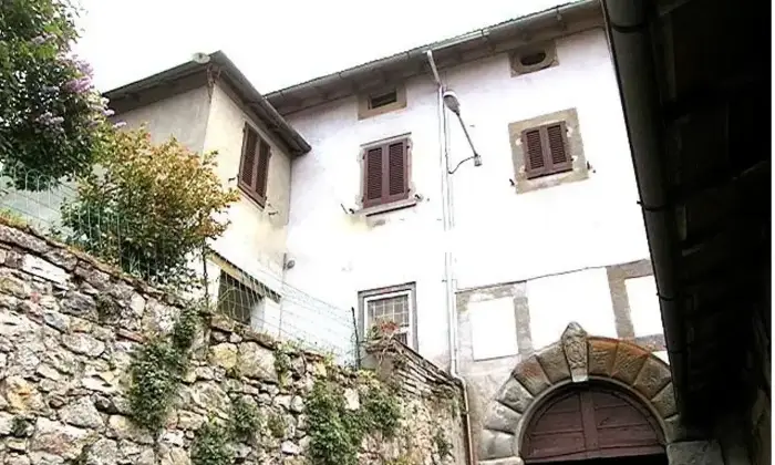 Rexer-Pratovecchio-Stia-Porzione-di-Colonica-Storica-del-con-Vista-Castello-di-Romena-Ex-Convento-Camaldolese-Pratovecchio-Stia-AR-Altro