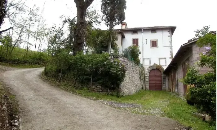 Rexer-Pratovecchio-Stia-Porzione-di-Colonica-Storica-del-con-Vista-Castello-di-Romena-Ex-Convento-Camaldolese-Pratovecchio-Stia-AR-Altro