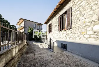 Rexer-Terni-Casa-indipendente-con-giardino-Altro