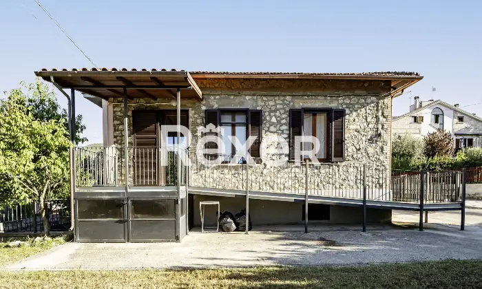 Rexer-Terni-Casa-indipendente-con-giardino-Altro