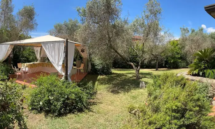 Rexer-Carrara-Villa-esclusiva-a-Fossone-spazi-ampi-finiture-di-lusso-e-grande-giardino-privato-Altro