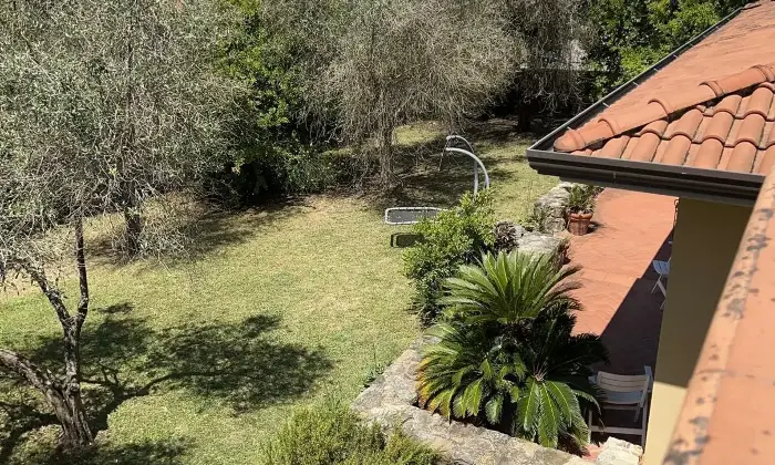 Rexer-Carrara-Villa-esclusiva-a-Fossone-spazi-ampi-finiture-di-lusso-e-grande-giardino-privato-Altro