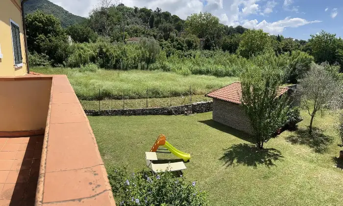 Rexer-Carrara-Villa-esclusiva-a-Fossone-spazi-ampi-finiture-di-lusso-e-grande-giardino-privato-Altro